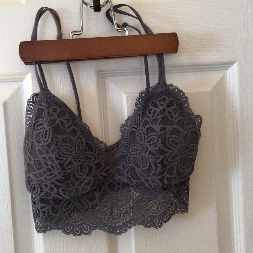 Colsie Gray Floral Lace Bralette